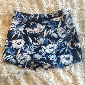 Abercrombie & Fitch Blue and White Skort